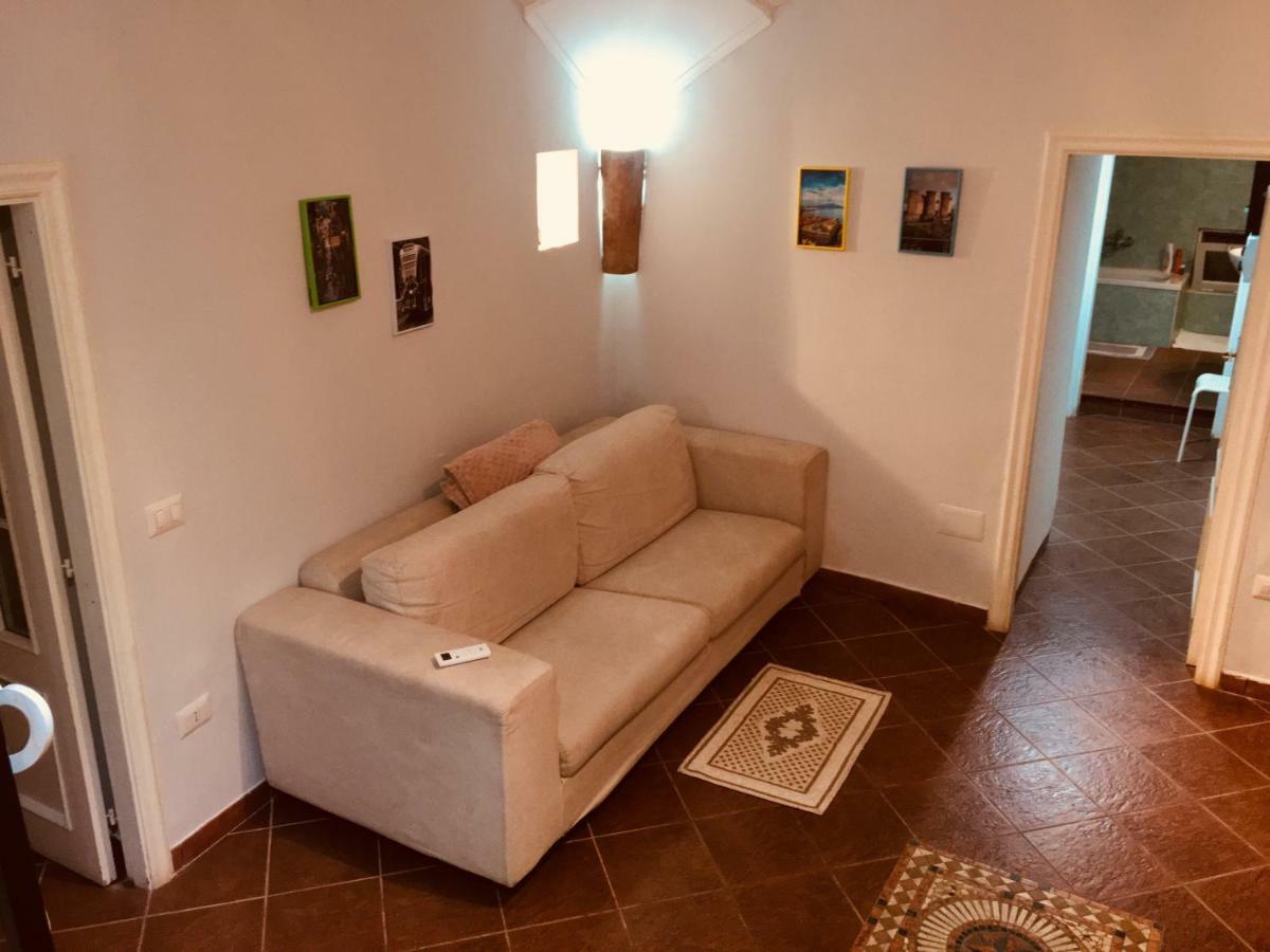 La Grotta Di Partenope *